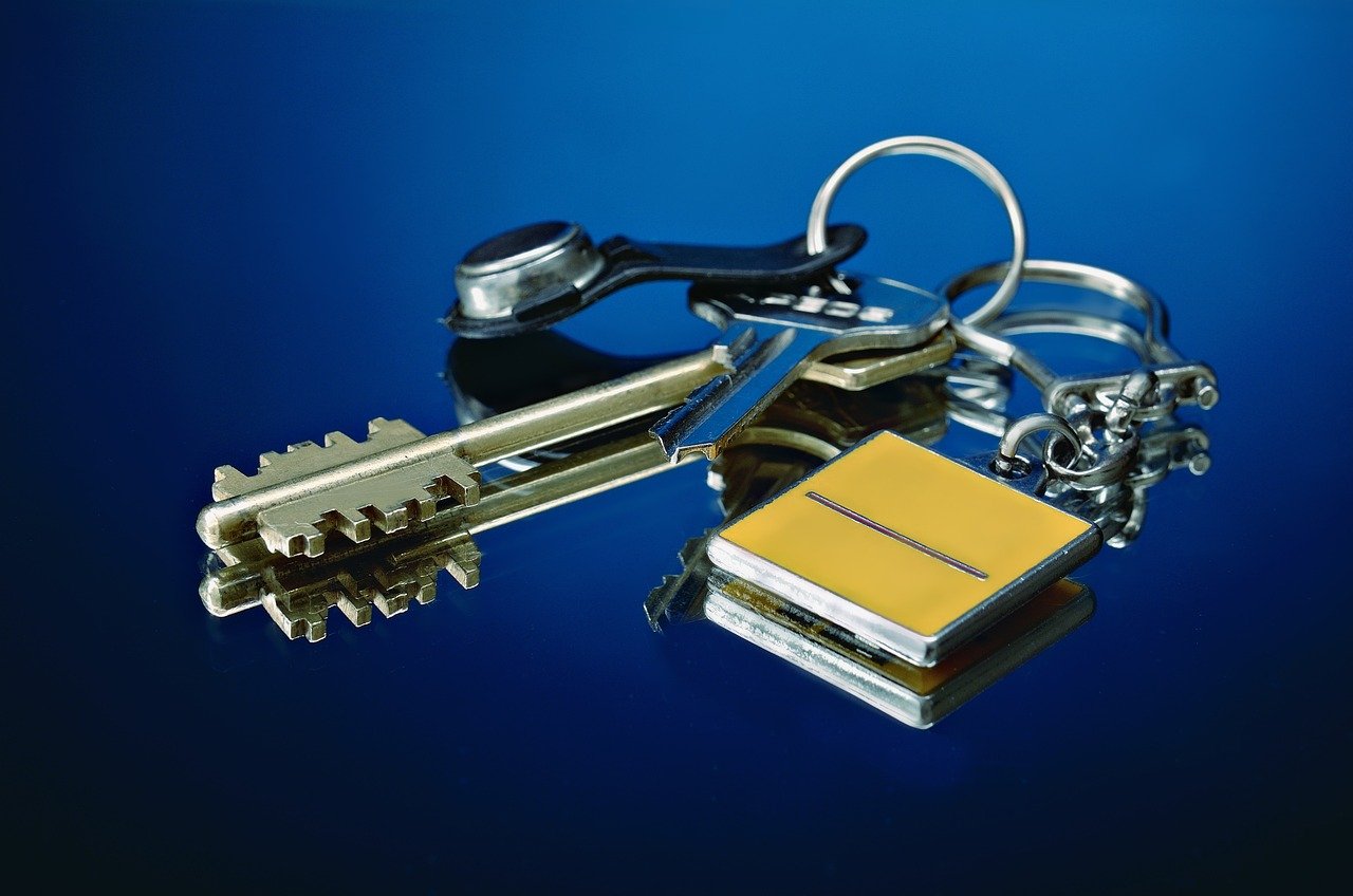 House keys symbolising a house sale fall through after failed property completion.